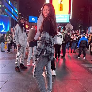 Meet your Posher, Kayla